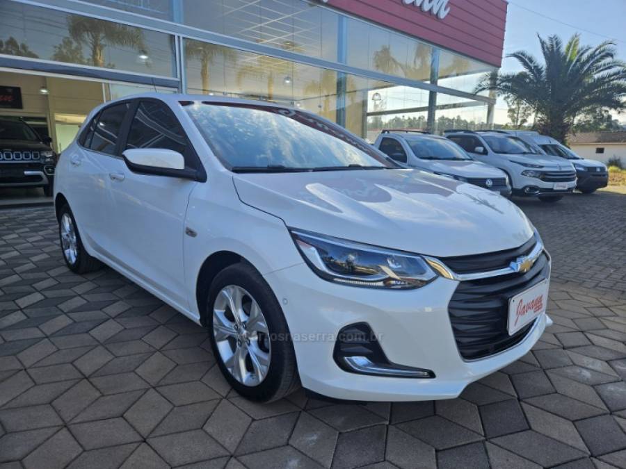 CHEVROLET - ONIX - 2020/2020 - Branca - R$ 81.900,00