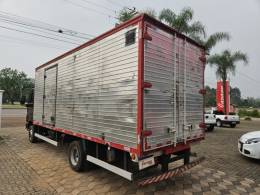 FORD - CARGO 815 - 2012/2012 - Vermelha - R$ 189.900,00