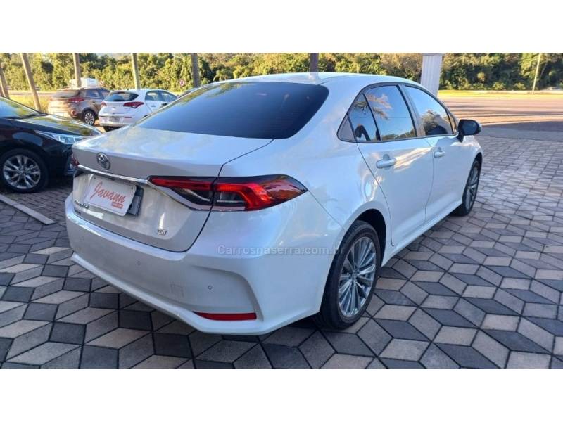TOYOTA - COROLLA - 2024/2024 - Branca - R$ 144.537,00