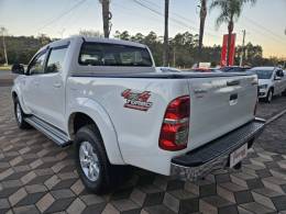 TOYOTA - HILUX - 2013/2013 - Branca - R$ 135.900,00