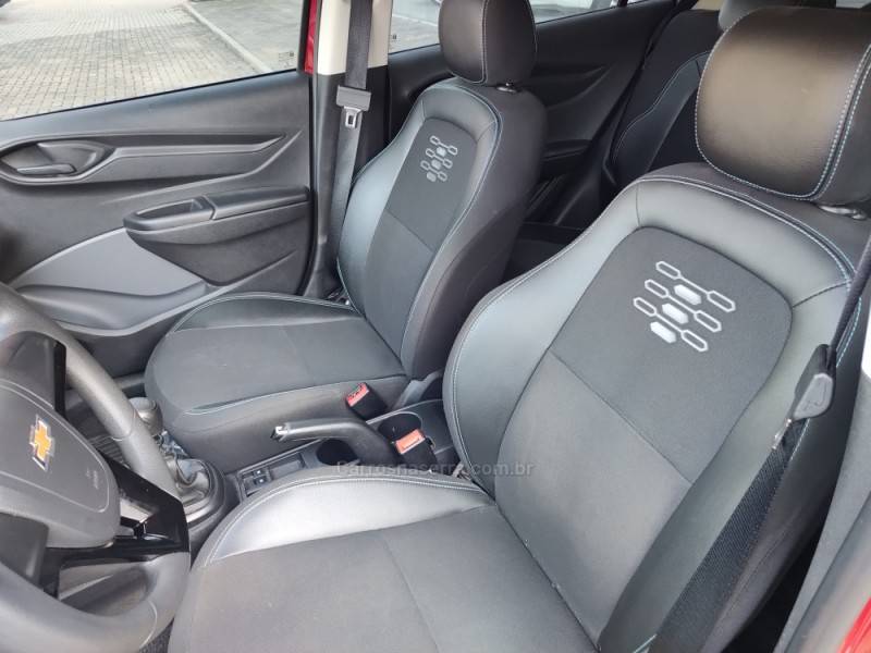 CHEVROLET - ONIX - 2019/2020 - Vermelha - R$ 59.900,00