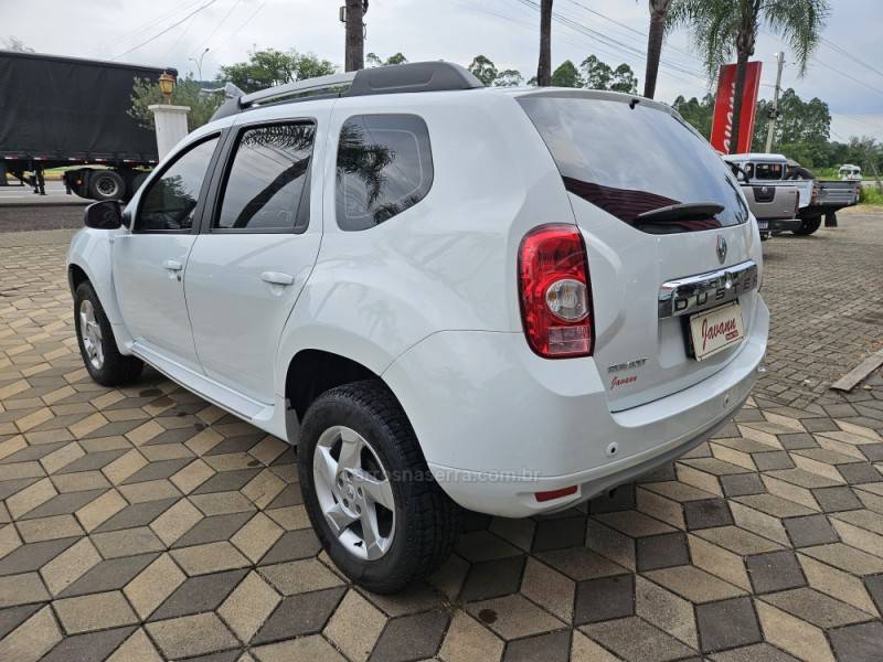 RENAULT - DUSTER - 2015/2015 - Branca - R$ 58.900,00