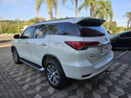 TOYOTA - HILUX SW4 - 2020/2020 - Branca - Sob Consulta