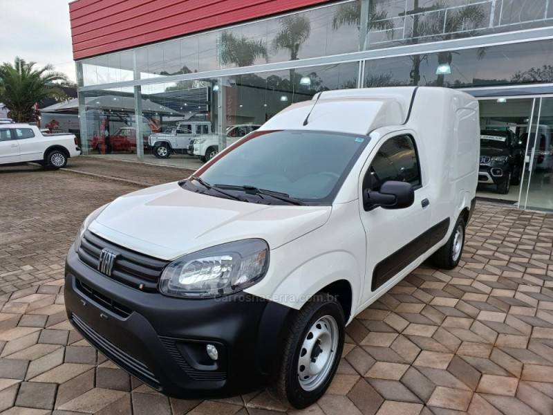 FIAT - FIORINO - 2022/2023 - Branca - R$ 94.900,00