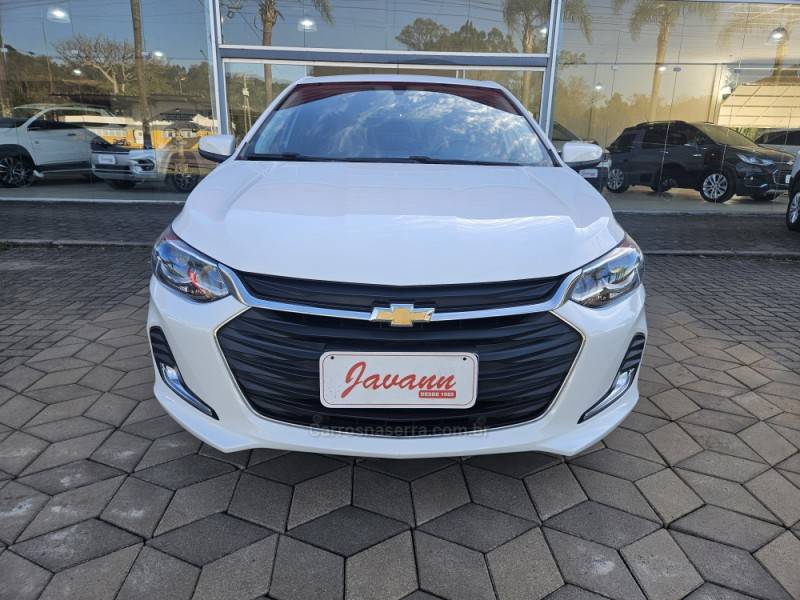 CHEVROLET - ONIX - 2020/2020 - Branca - R$ 81.900,00