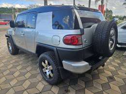 TOYOTA - FJCRUISER - 2007/2007 - Prata - R$ 269.900,00