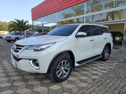 TOYOTA - HILUX SW4 - 2020/2020 - Branca - Sob Consulta