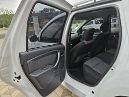 RENAULT - DUSTER - 2015/2015 - Branca - R$ 58.900,00