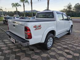 TOYOTA - HILUX - 2013/2013 - Branca - R$ 135.900,00