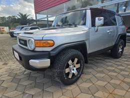 TOYOTA - FJCRUISER - 2007/2007 - Prata - R$ 269.900,00