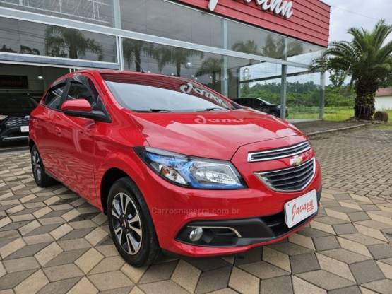 CHEVROLET - ONIX - 2014/2014 - Vermelha - R$ 51.900,00