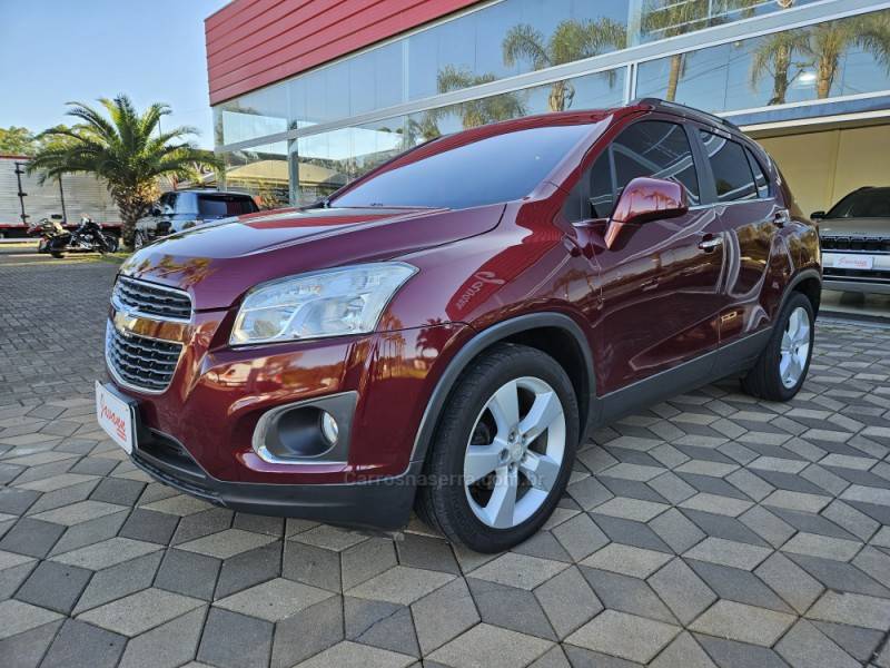 CHEVROLET - TRACKER - 2014/2014 - Vinho - R$ 71.900,00