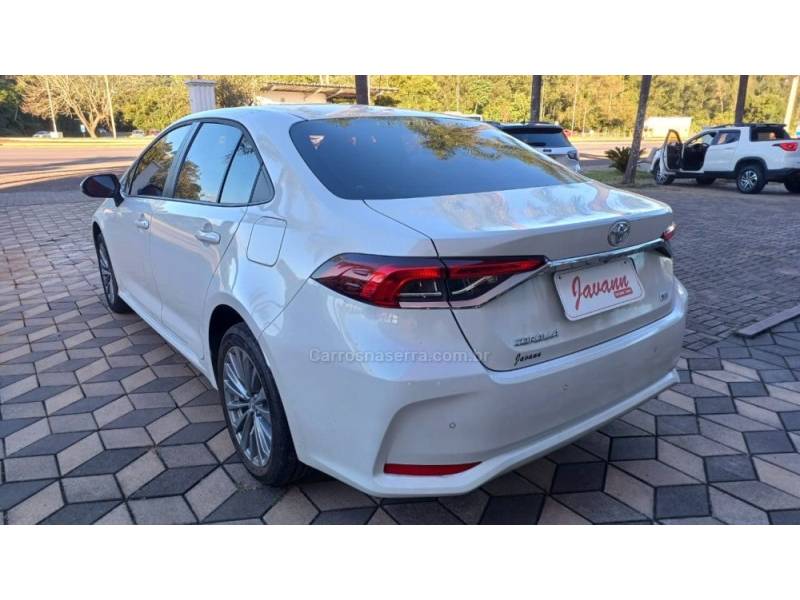 TOYOTA - COROLLA - 2024/2024 - Branca - R$ 144.537,00