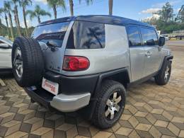 TOYOTA - FJCRUISER - 2007/2007 - Prata - R$ 269.900,00