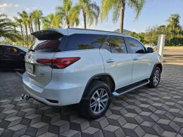 TOYOTA - HILUX SW4 - 2020/2020 - Branca - Sob Consulta
