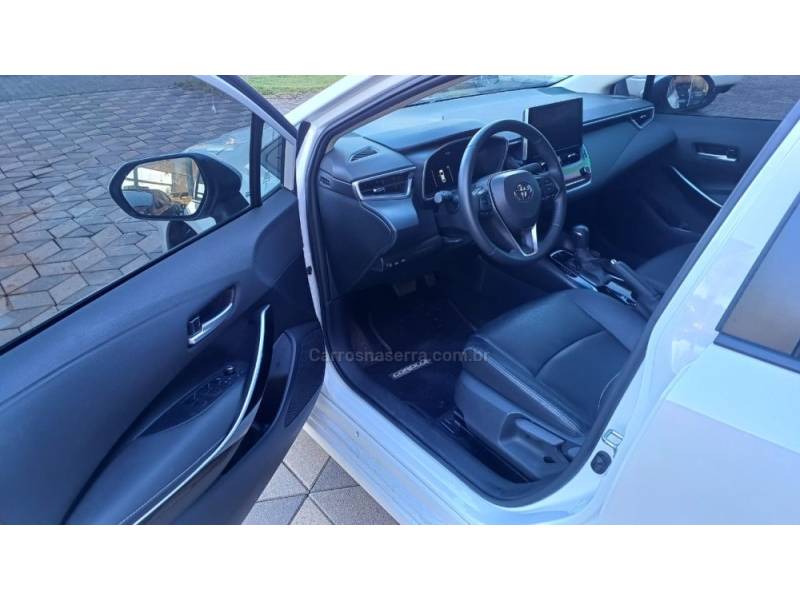 TOYOTA - COROLLA - 2024/2024 - Branca - R$ 144.537,00