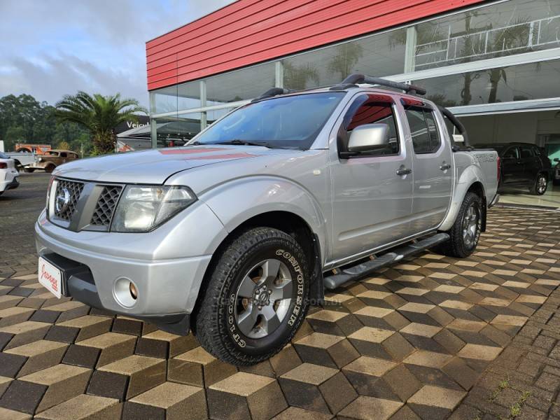 NISSAN - FRONTIER - 2012/2012 - Prata - R$ 89.900,00