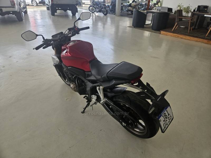 HONDA - CB 650R - 2022/2022 - Vermelha - Sob Consulta